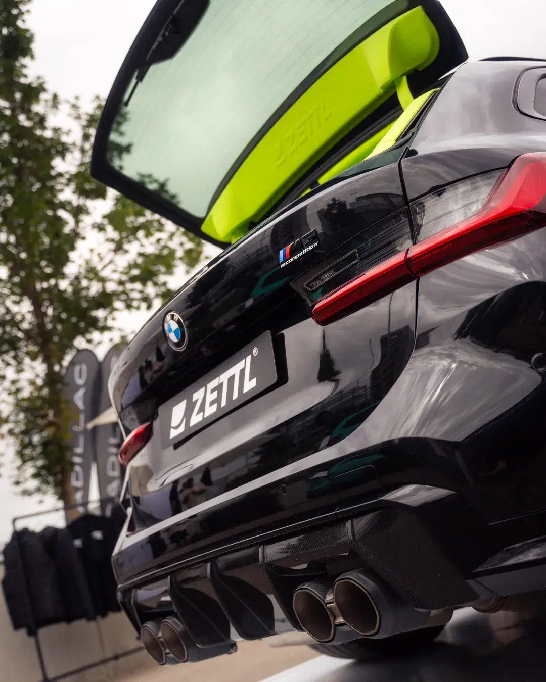Heckansicht des veredelten BMW M3 Touring von Zettl auf dem MYLE 24