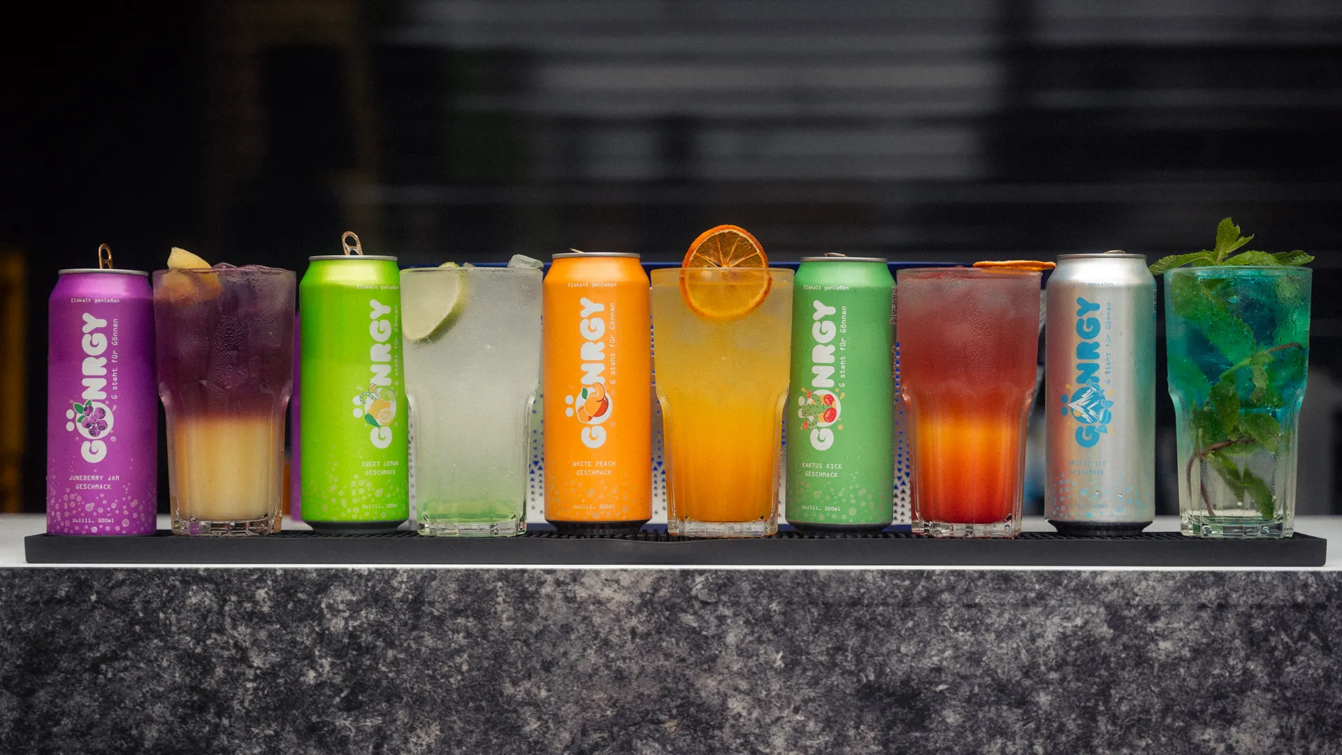 GÖNRGY-Mixgetränke bei der PeterPane-Bar auf dem MYLE 24