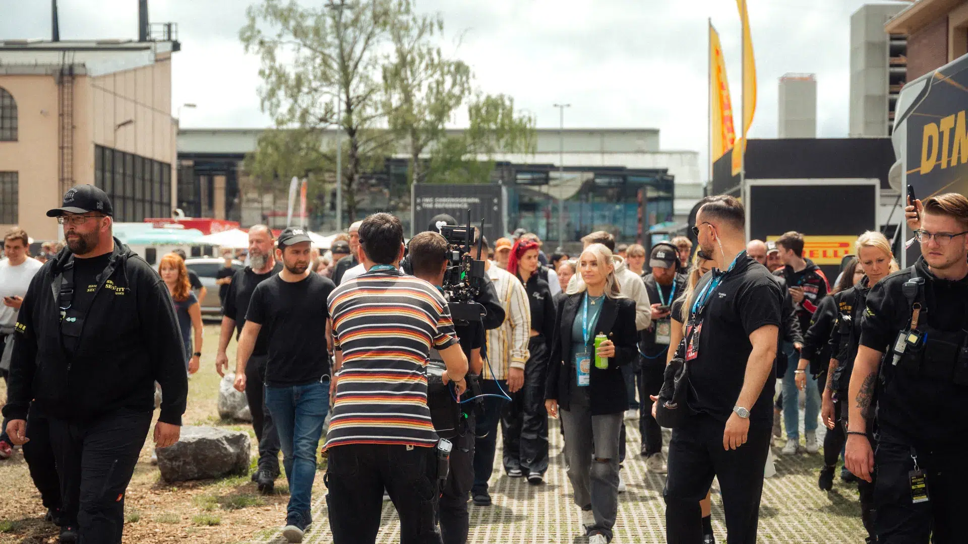 Behind-The-Scenes des MontanaBlack88 Twitch-Livestreams auf dem MYLE 24