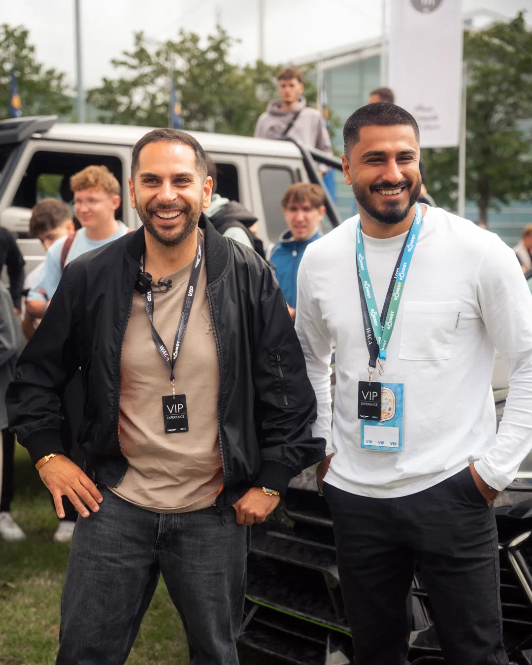 Omid Mouazzen genießt das MYLE 24