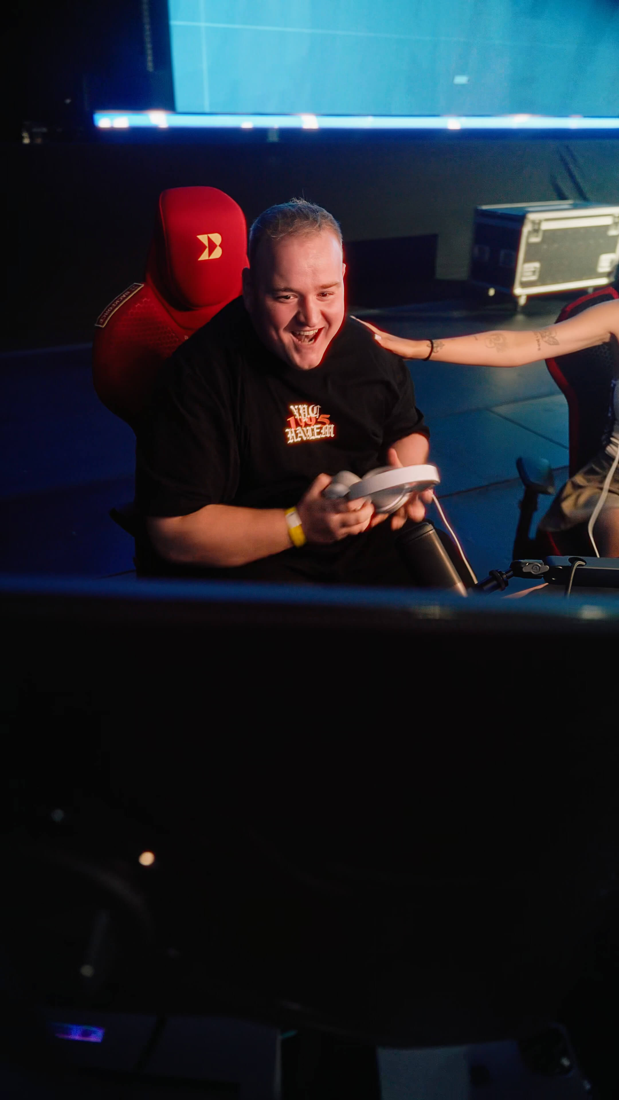 Streamer Fabo beim Amar X Rohat Turnier auf der Gamescom 2025